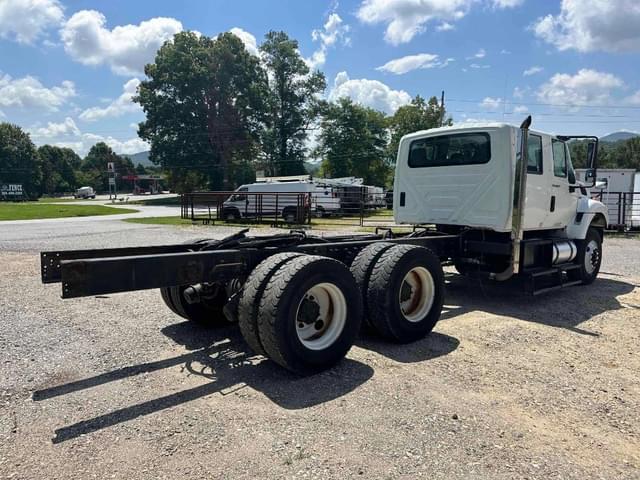 Image of International 7400 equipment image 3