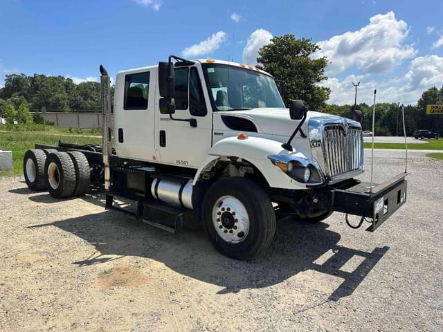 Image of International 7400 equipment image 1