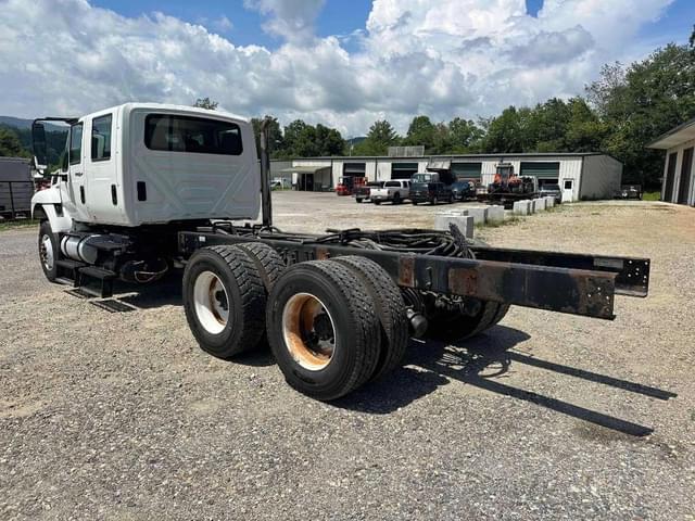 Image of International 7400 equipment image 2