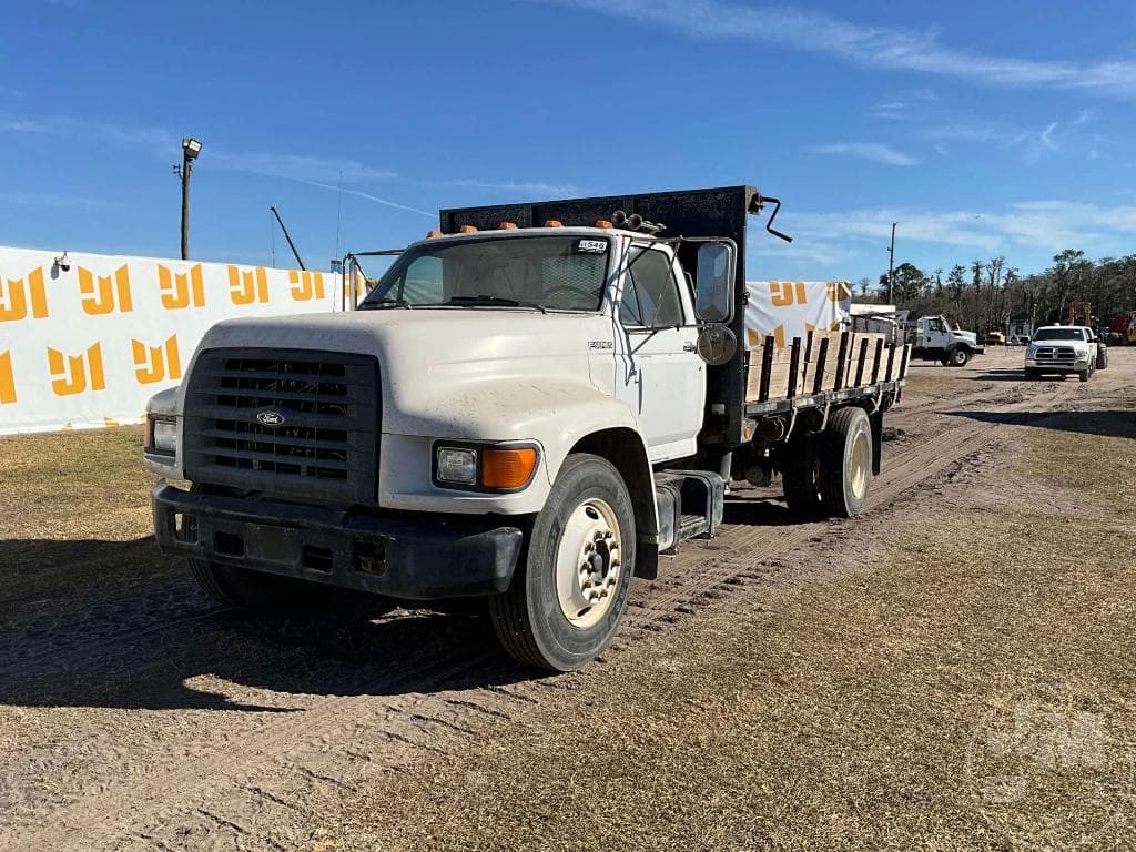 Image of Ford F-800 Primary image