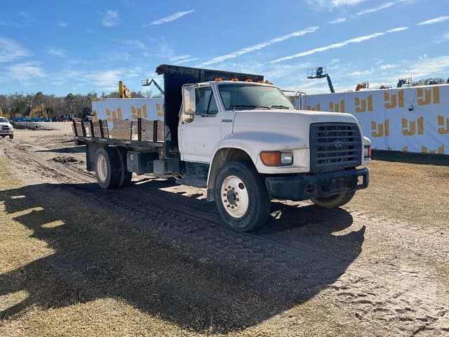 Image of Ford F-800 equipment image 2