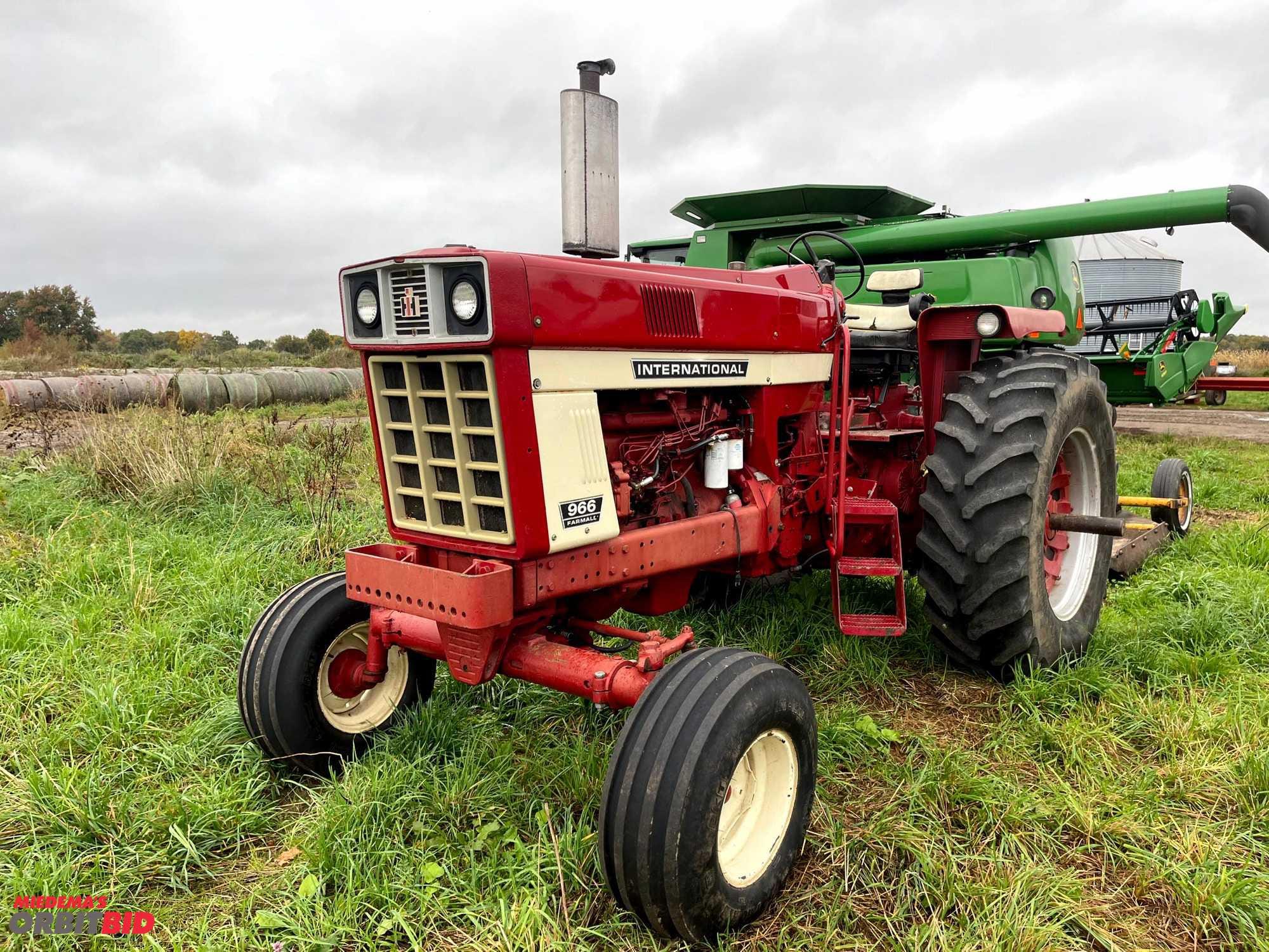 Main image International Harvester 966