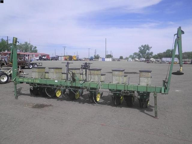 Image of John Deere 7100 equipment image 2