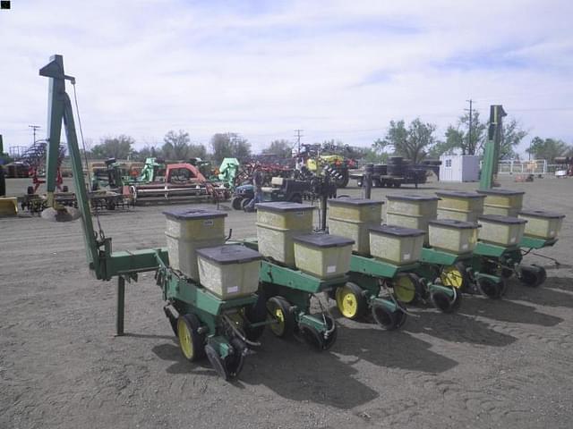 Image of John Deere 7100 equipment image 3