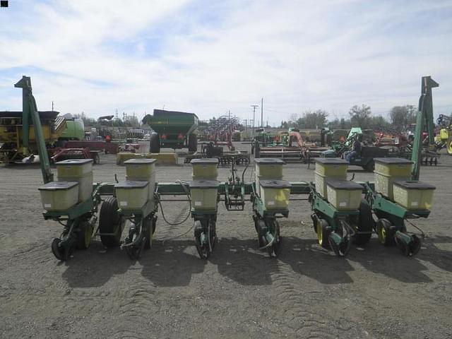 Image of John Deere 7100 equipment image 4