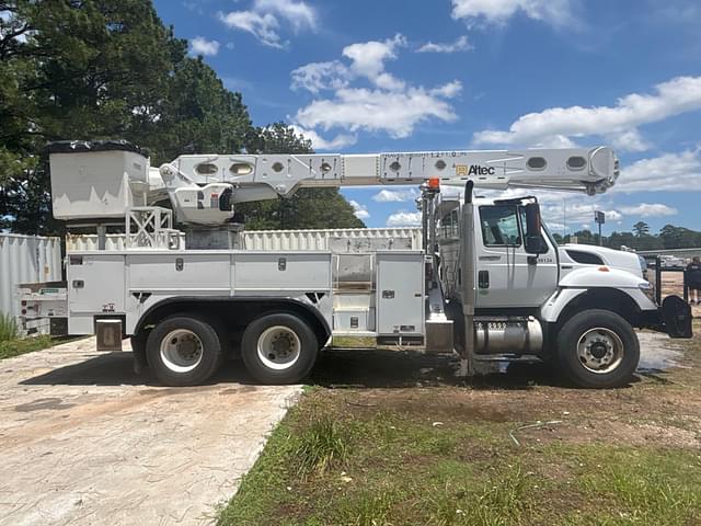 Image of International 7400 equipment image 3