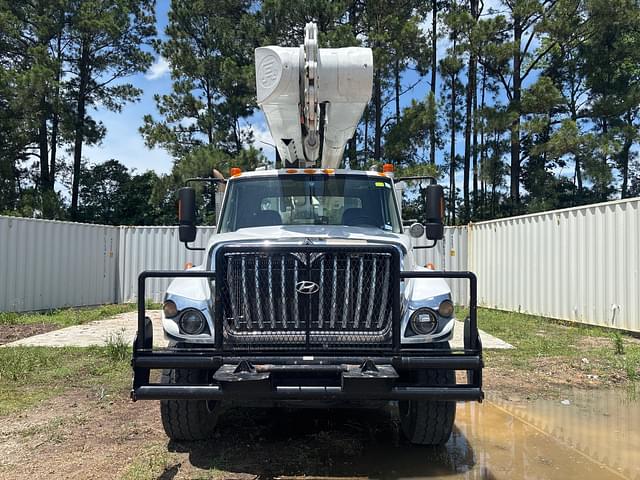 Image of International 7400 equipment image 1