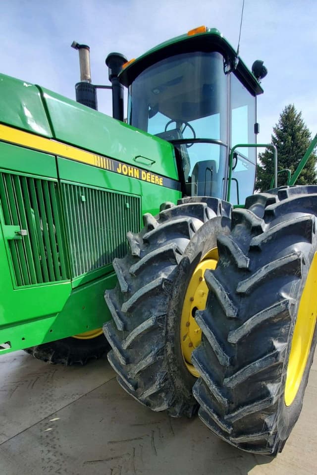 Image of John Deere 8760 equipment image 4
