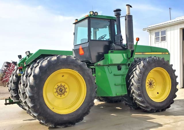 Image of John Deere 8760 equipment image 1