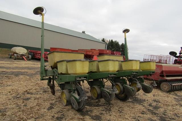 Image of John Deere 7000 equipment image 4