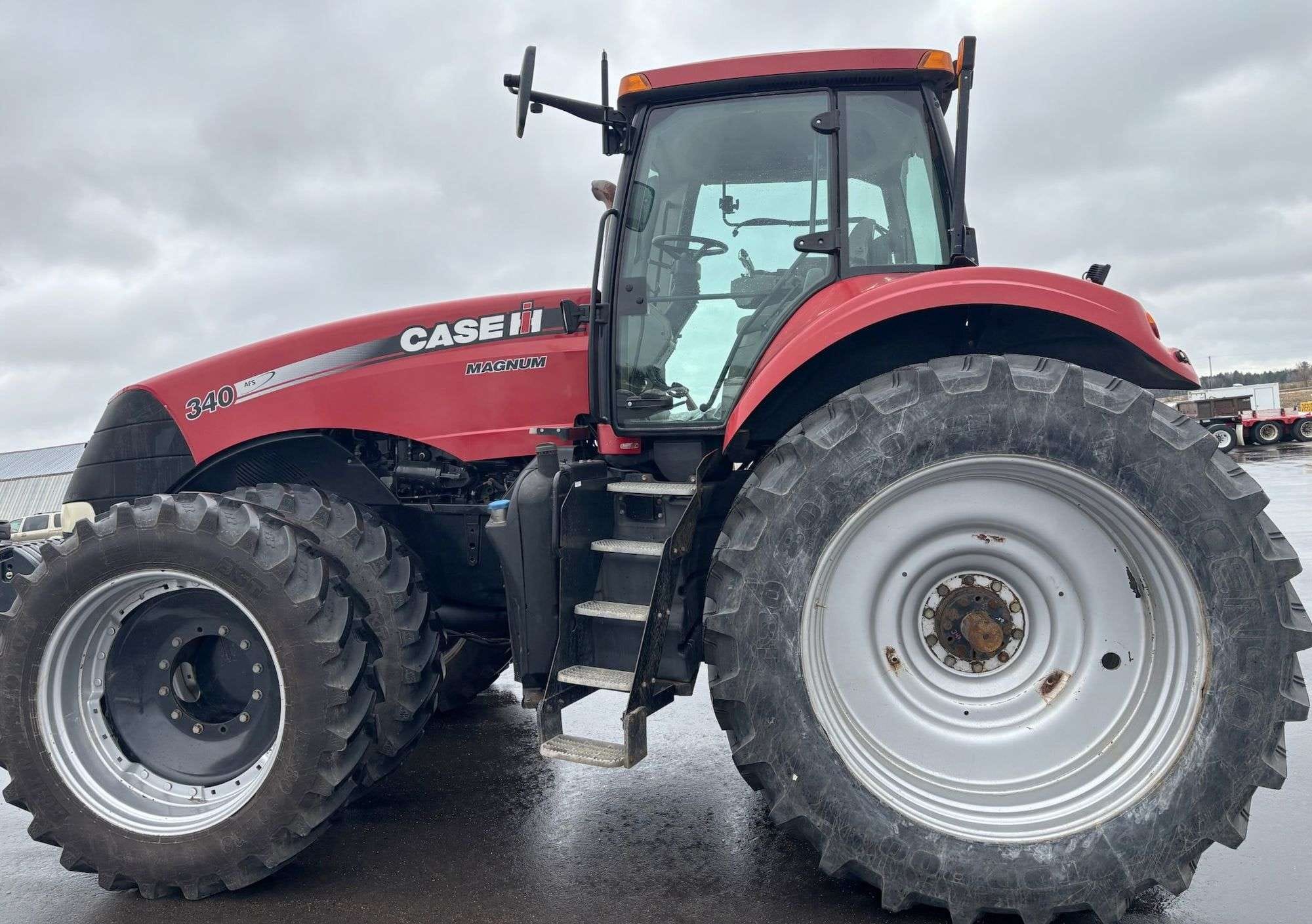 2014 Case IH Magnum 340 Equipment Image0