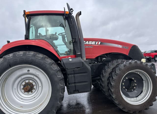 Image of Case IH Magnum 340 equipment image 2