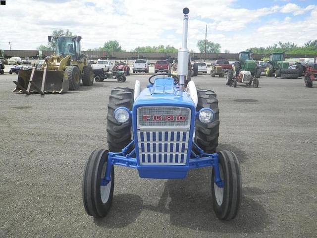 Image of Ford 2000 equipment image 1