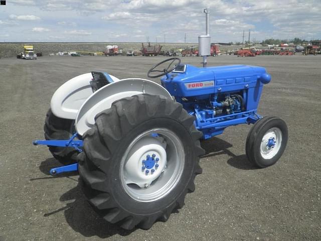 Image of Ford 2000 equipment image 4