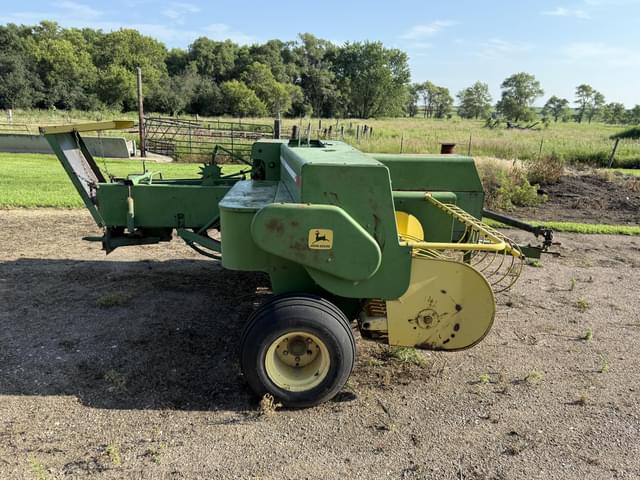 Image of John Deere 336 equipment image 4