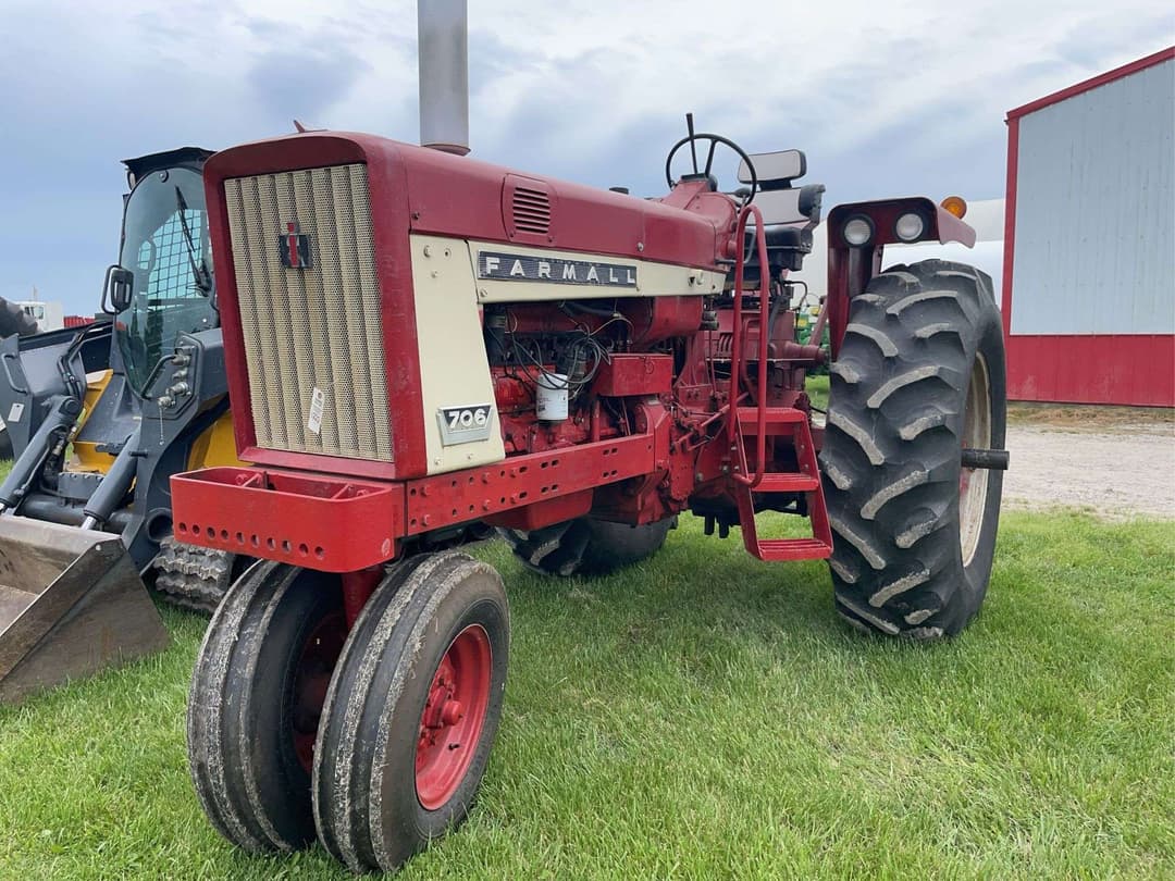 Image of International Harvester 706 Primary image