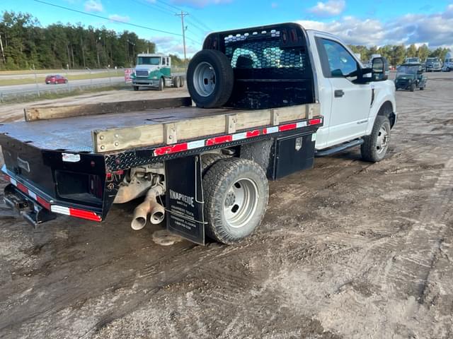 Image of Ford F-350 equipment image 4