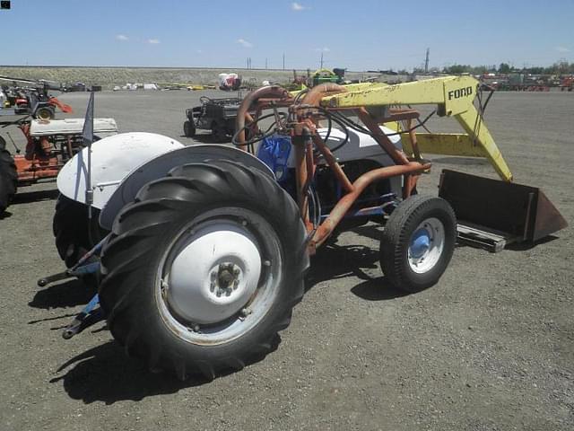 Image of Ford 8N equipment image 4