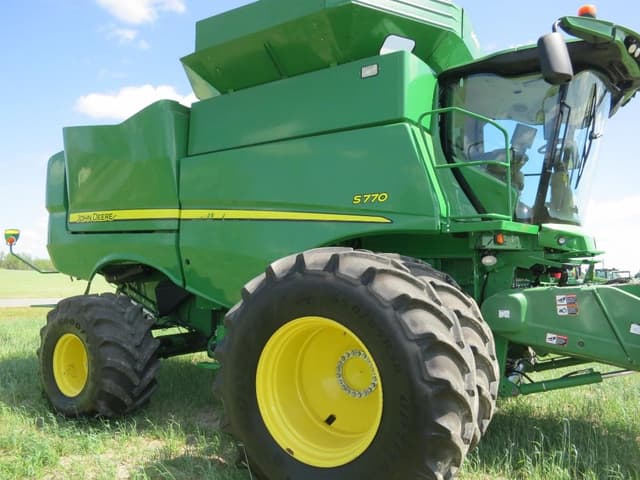 Image of John Deere S770 equipment image 4