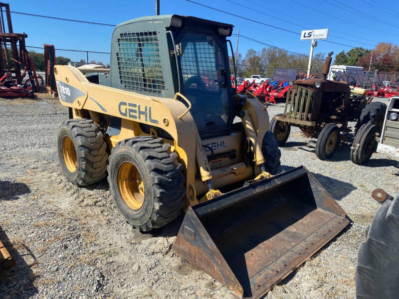 Main image Gehl 7810