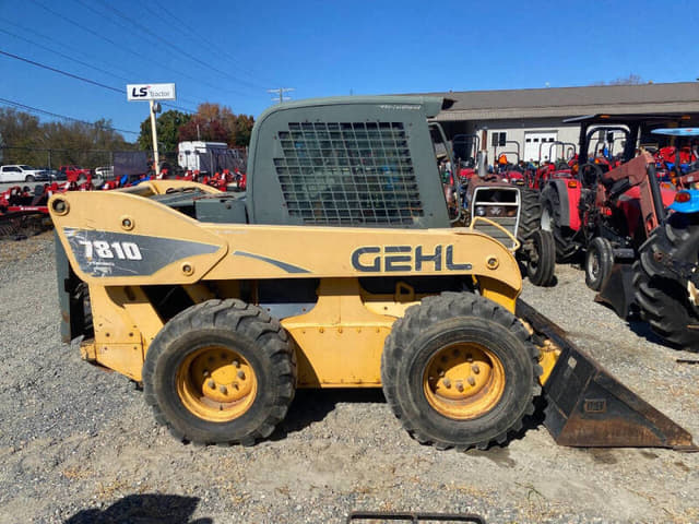 Image of Gehl 7810 equipment image 2