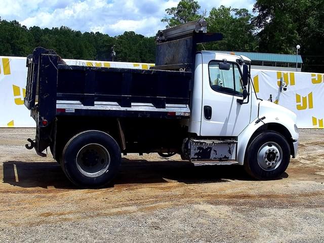 Image of Freightliner M2 equipment image 3