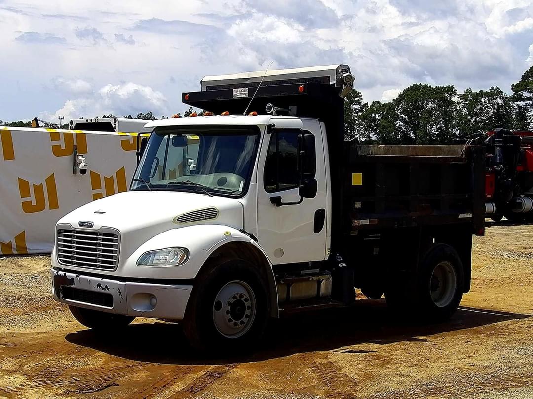 Image of Freightliner M2 Primary image