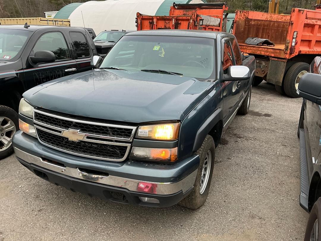 Image of Chevrolet Silverado Primary image