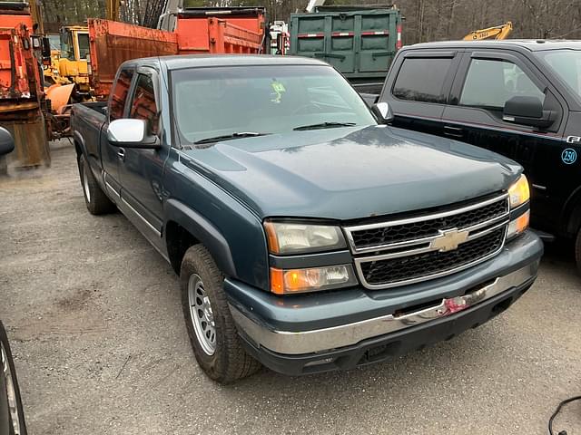 Image of Chevrolet Silverado equipment image 1