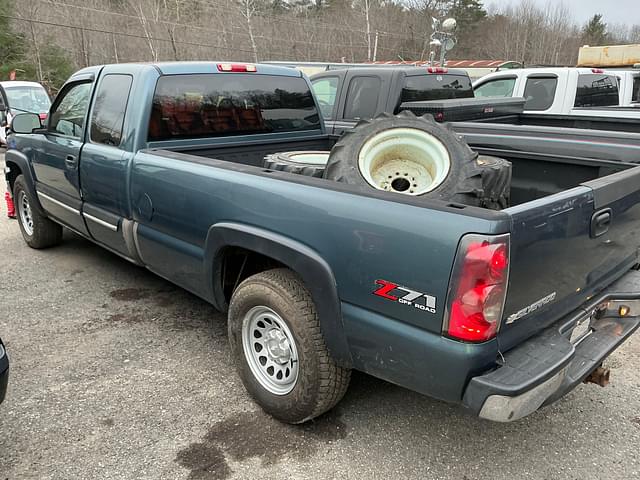 Image of Chevrolet Silverado equipment image 3