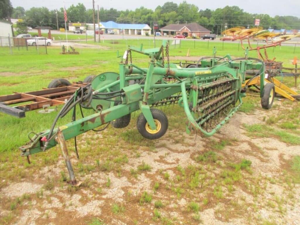 Image of John Deere 700 Primary image