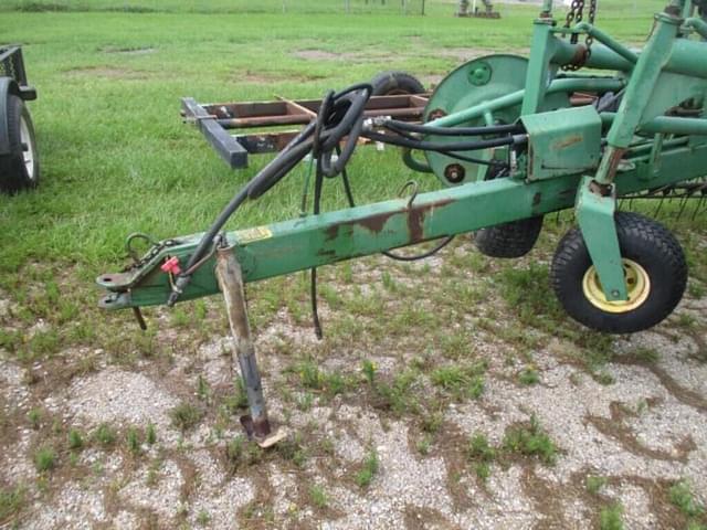 Image of John Deere 700 equipment image 1