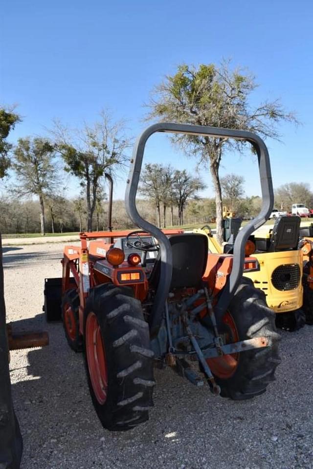 Image of Kubota L2500 equipment image 4