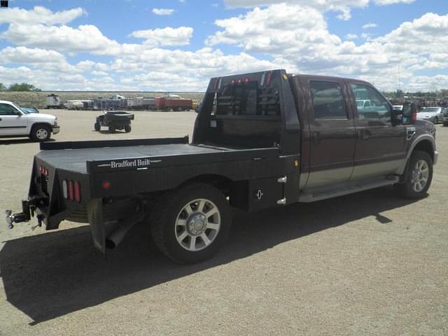 Image of Ford F-350 equipment image 4