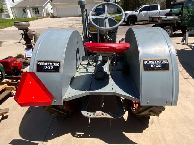 Image of McCormick-Deering 10-20 equipment image 4