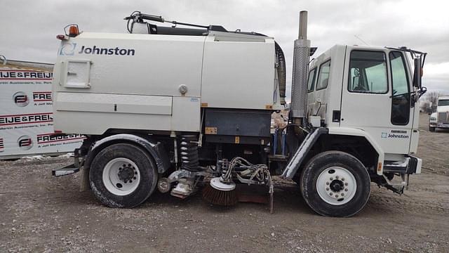 Image of Freightliner FC80 equipment image 2