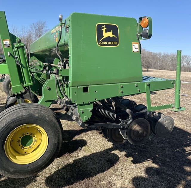 Image of John Deere 1520 equipment image 2
