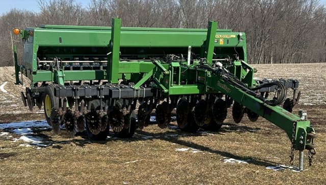 Image of John Deere 1520 equipment image 1