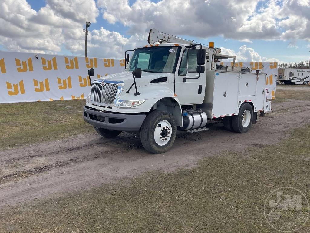 2017 International 4300 Equipment Image0
