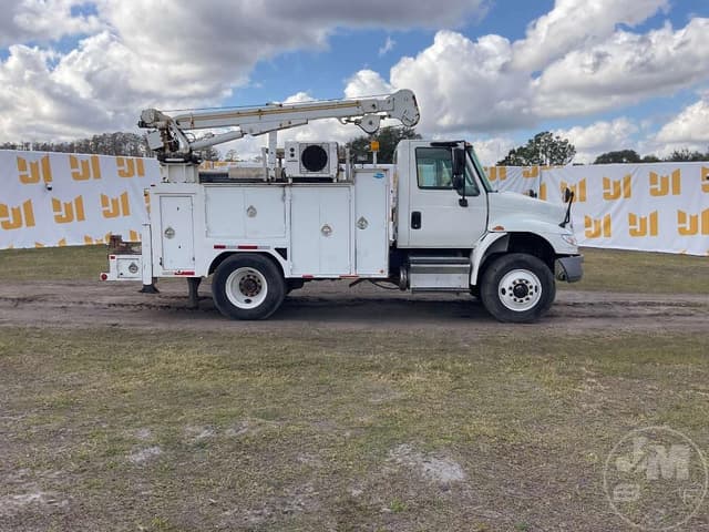 Image of International 4300 equipment image 3