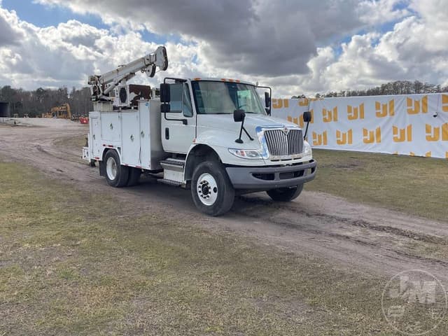 Image of International 4300 equipment image 2