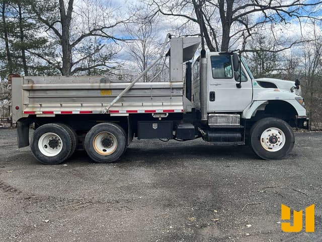 Image of International 7600 SBA equipment image 3