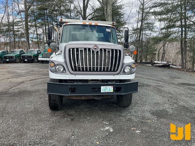 Image of International 7600 SBA equipment image 1