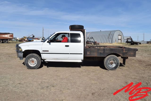 Image of Dodge Ram 2500 equipment image 2