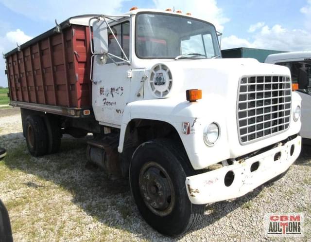 Image of Ford F-800 equipment image 1