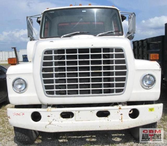 Image of Ford F-800 equipment image 4