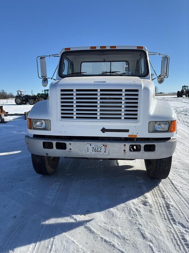 Image of International 4700 equipment image 4