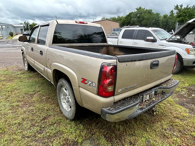 Image of Chevrolet 1500 equipment image 3