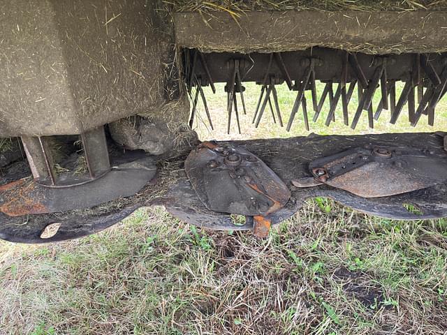 Image of John Deere 946 equipment image 4