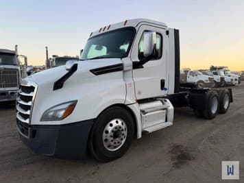 Main image Freightliner Cascadia 126